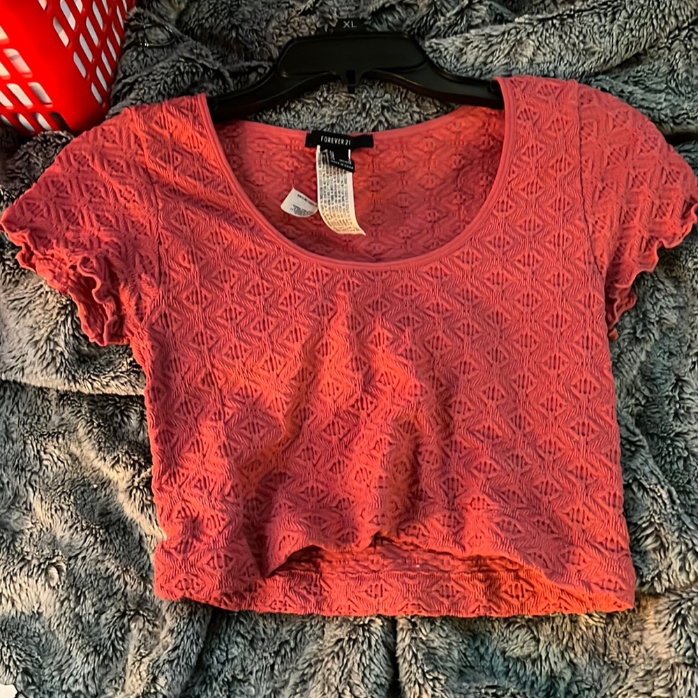 pink top